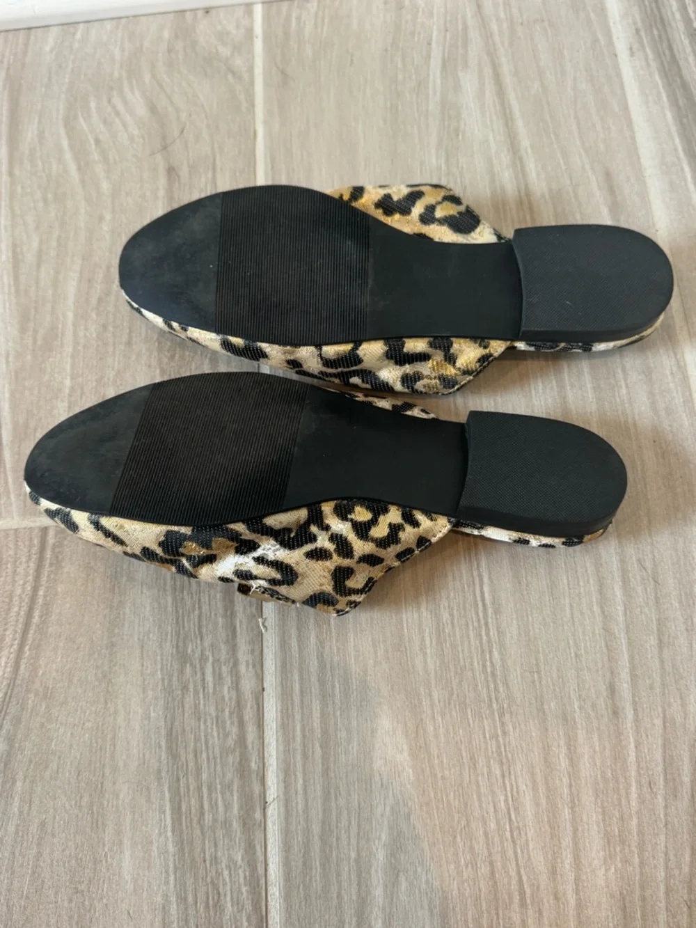 Leopard Print Slip-On Mule with Gold Accent size 7 - Picture 3 of 3